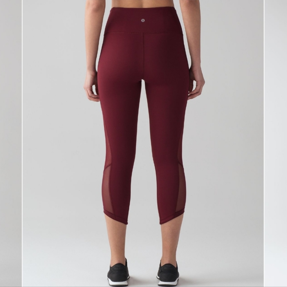 🍋Like New Lululemon Body Con Crop - Picture 3 of 13